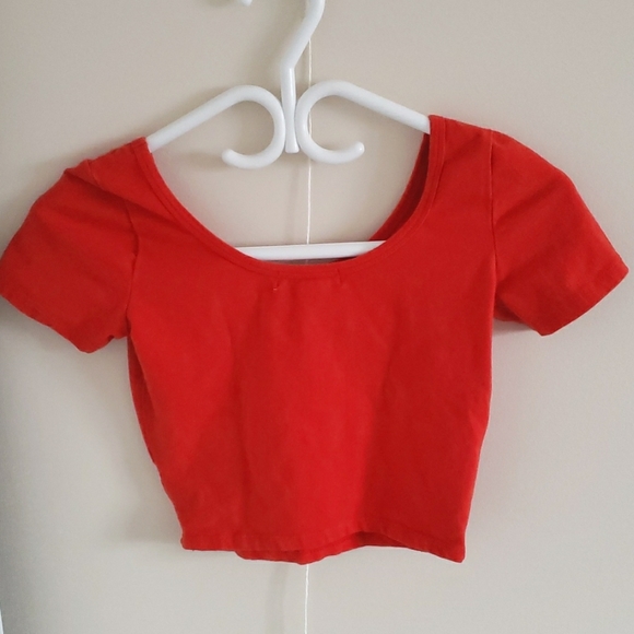 Forever 21 Red Short Sleeve Crop Top - Picture 2 of 3
